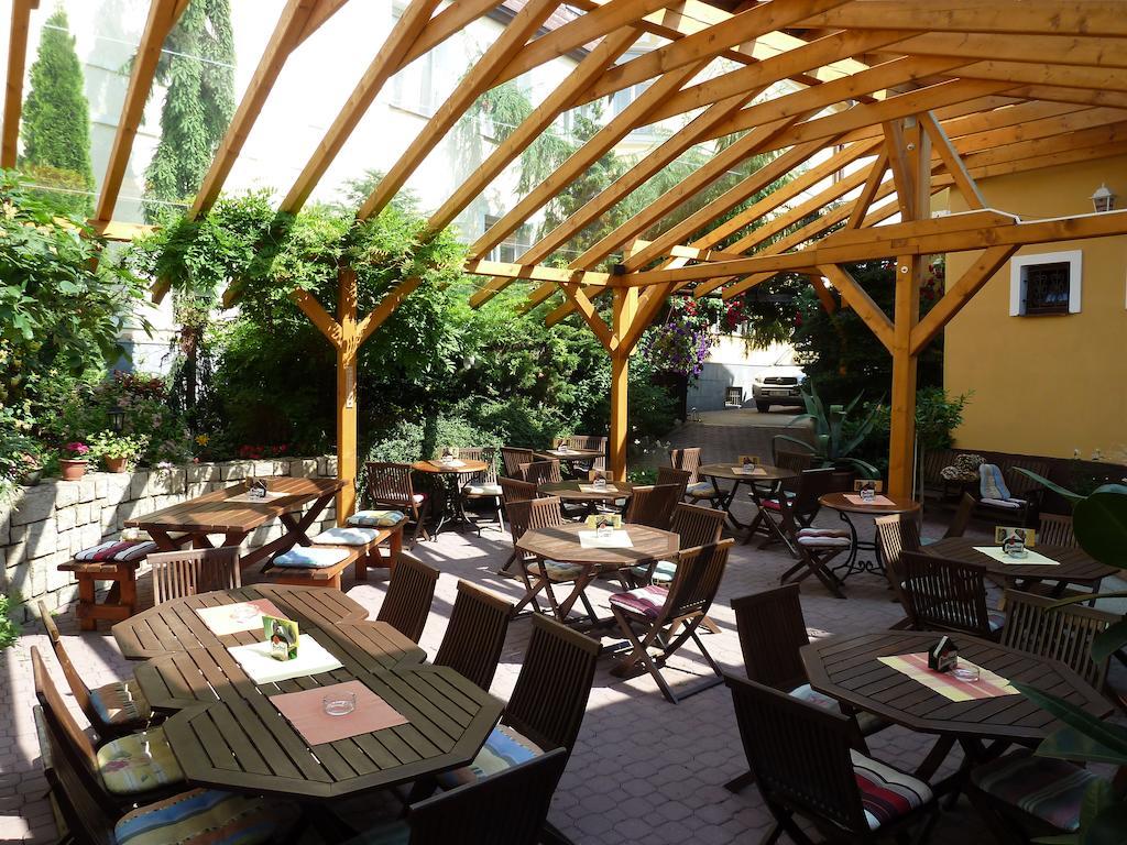 Penzion Holiday Mariánské Lázně Εξωτερικό φωτογραφία